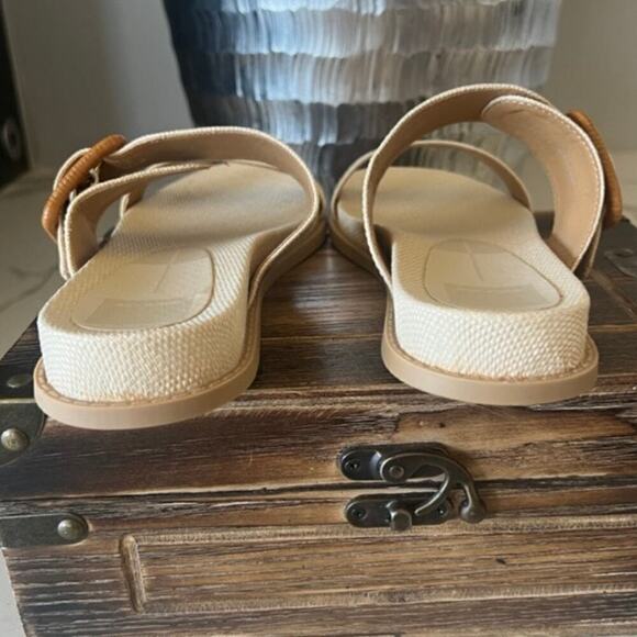 Dolce Vita Genzel Sandals in Beige - Picture 8 of 9